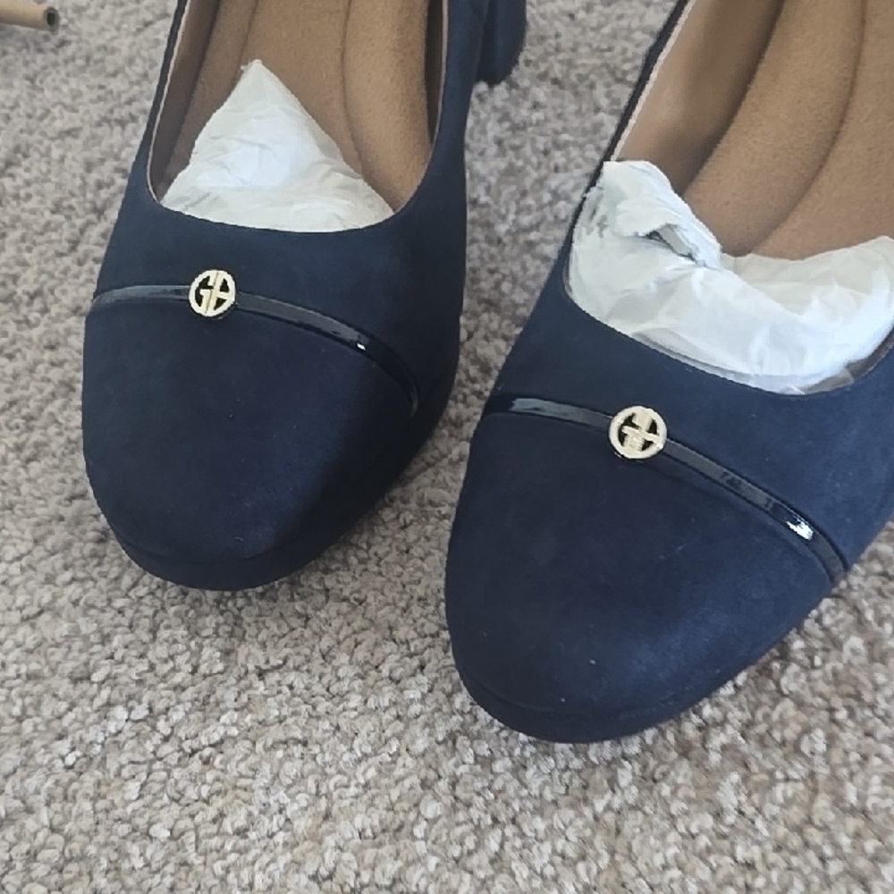 Giani Bernini Heels - Picture 4 of 5